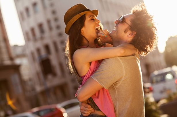 Sites de rencontre le flirt en ligne bat son plein