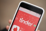 Phrase d’accroche Tinder : 50 exemples de premier message Tinder qui marchent